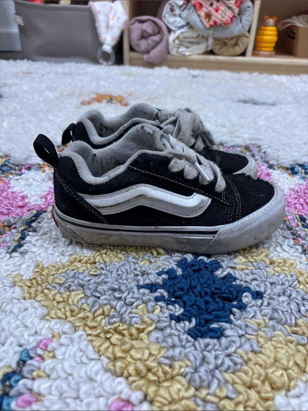 Vans - Picture 5 of 7